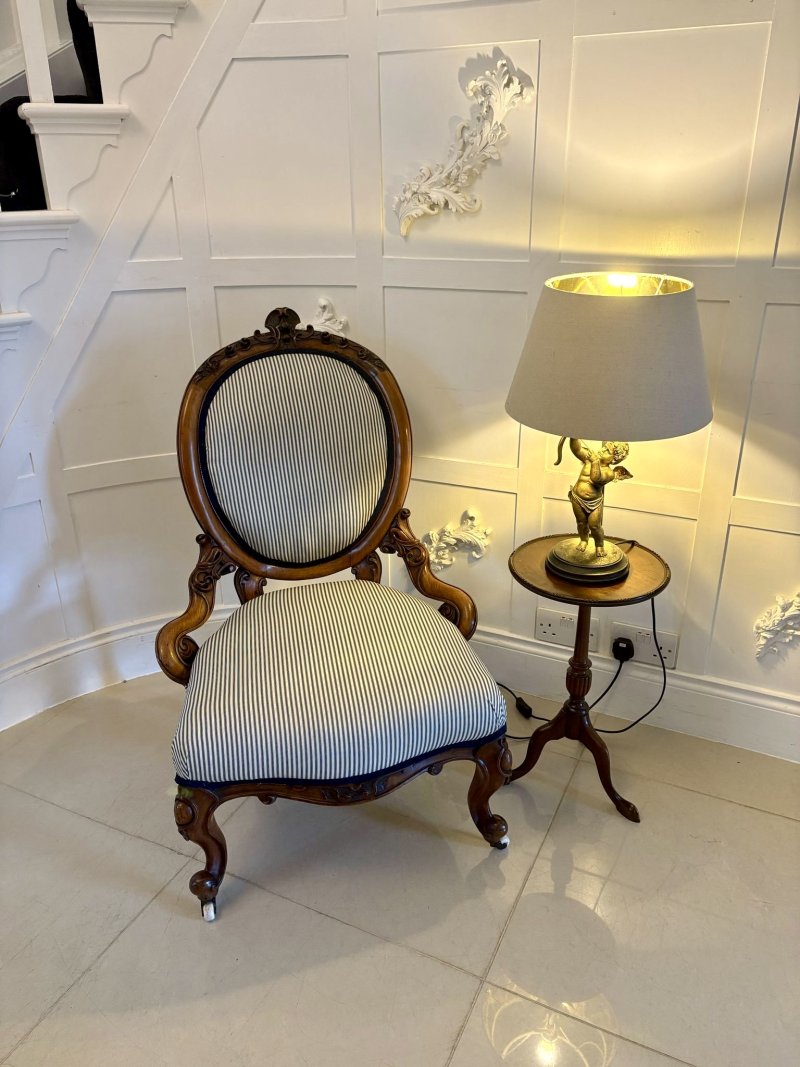 Superb Quality Carved Walnut Antique Victorian Ladies Chair - Image 2